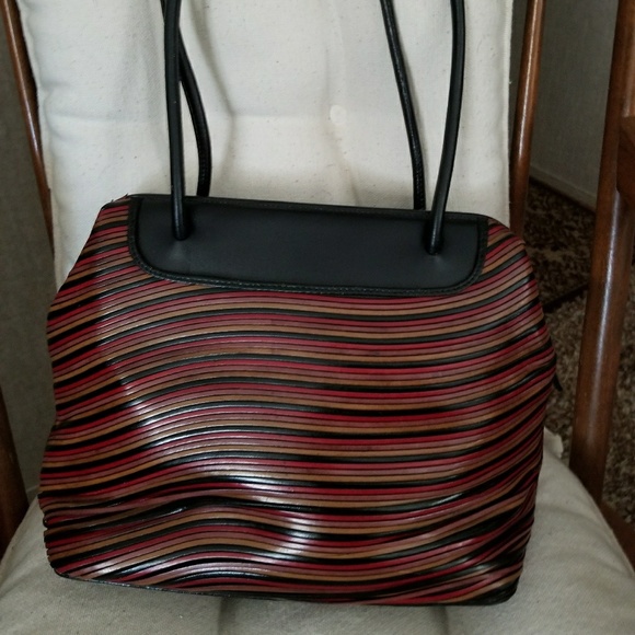 Sondra Roberts leather handbag - Picture 3 of 3
